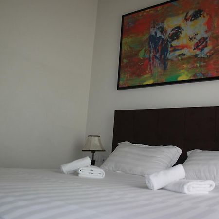 Living Hotel 티라나 외부 사진