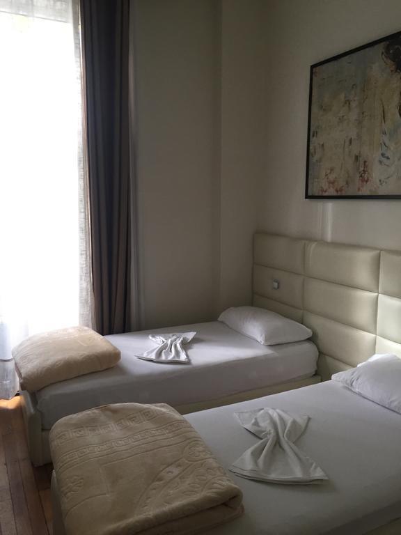 Living Hotel 티라나 외부 사진